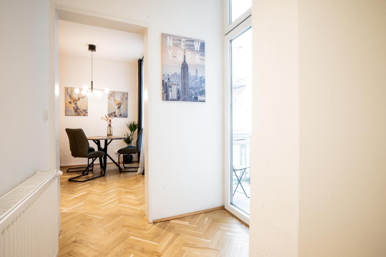Modern And Lovely Apartment Next To Subway Station Vienna Esterno foto